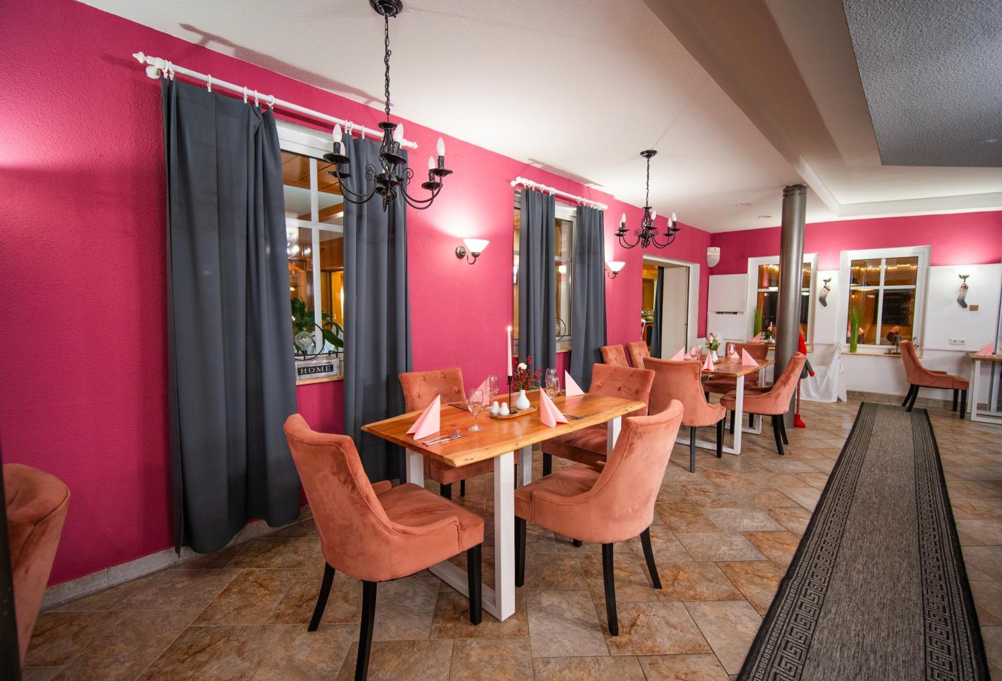 Berghotel Drei Brueder Hoehe Marienberg Exterior photo