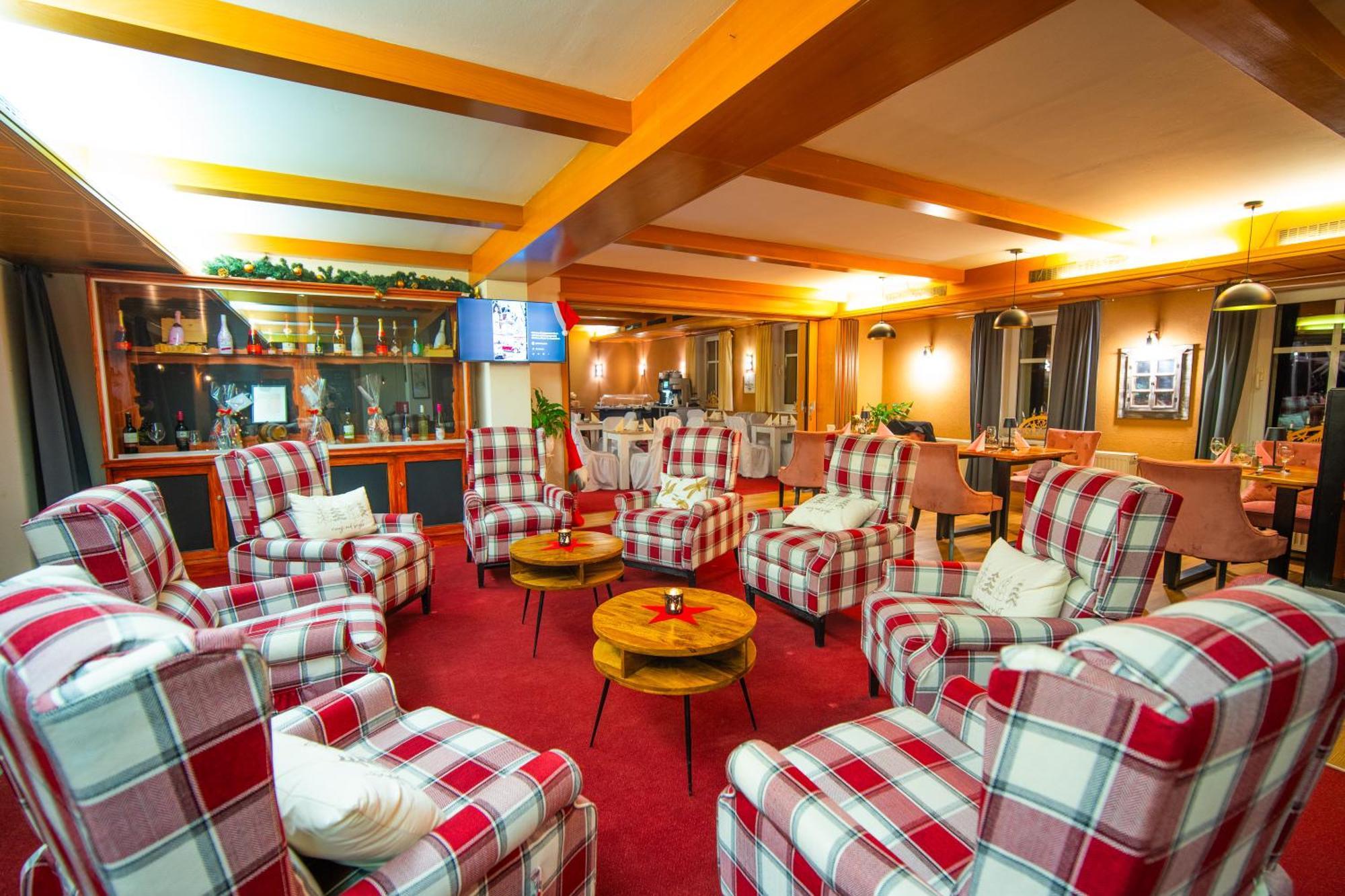Berghotel Drei Brueder Hoehe Marienberg Exterior photo